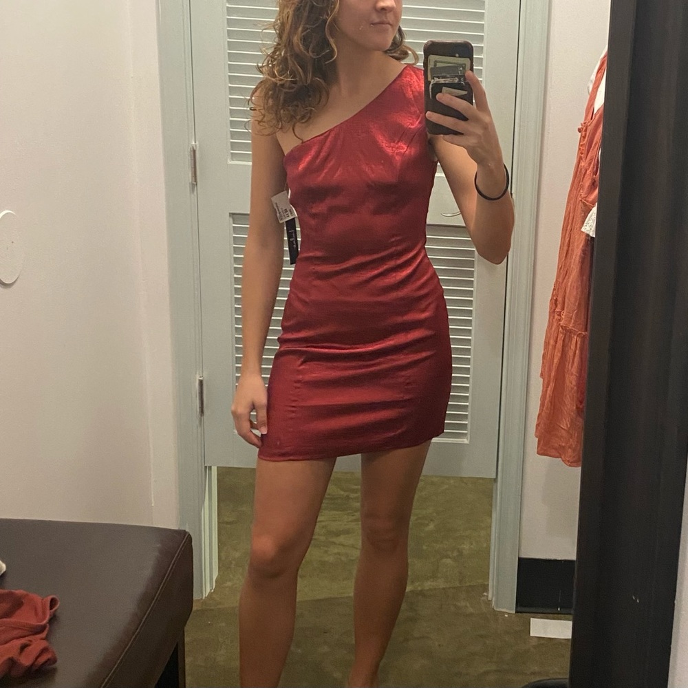 Lulu’s gorgeous Burgundy Satin One-Shoulder dress